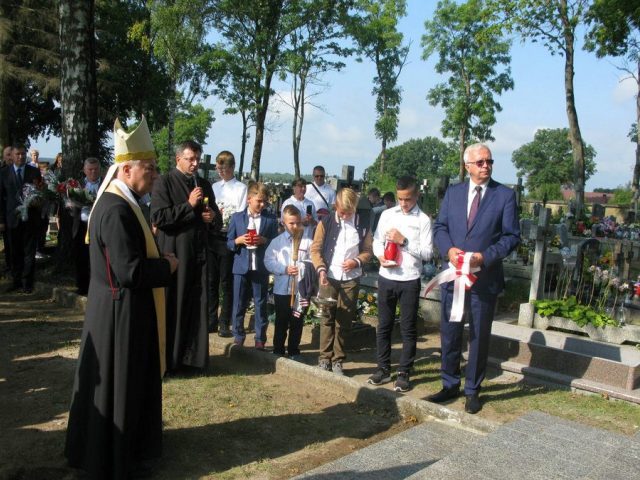 Patriotyzm z pamiątkowym głazem (zdjęcia)